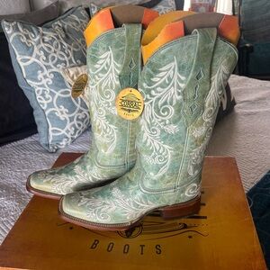 NIB 7.5 8 Corral Turquoise Blue Green Country Western Boots White Embroidery